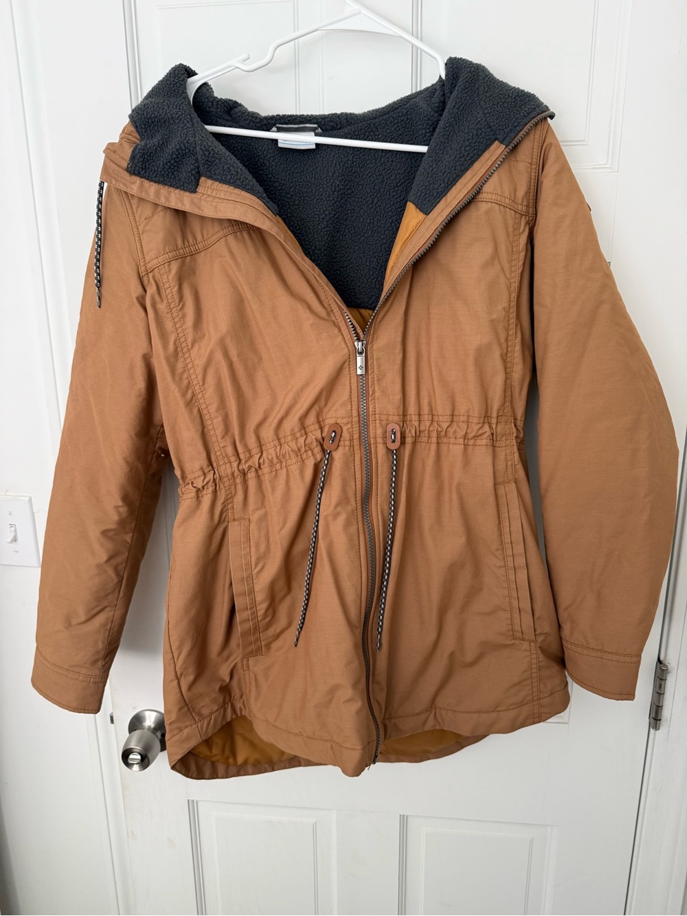 Columbia Brown Hooded Anorak Jacket with Black Lining